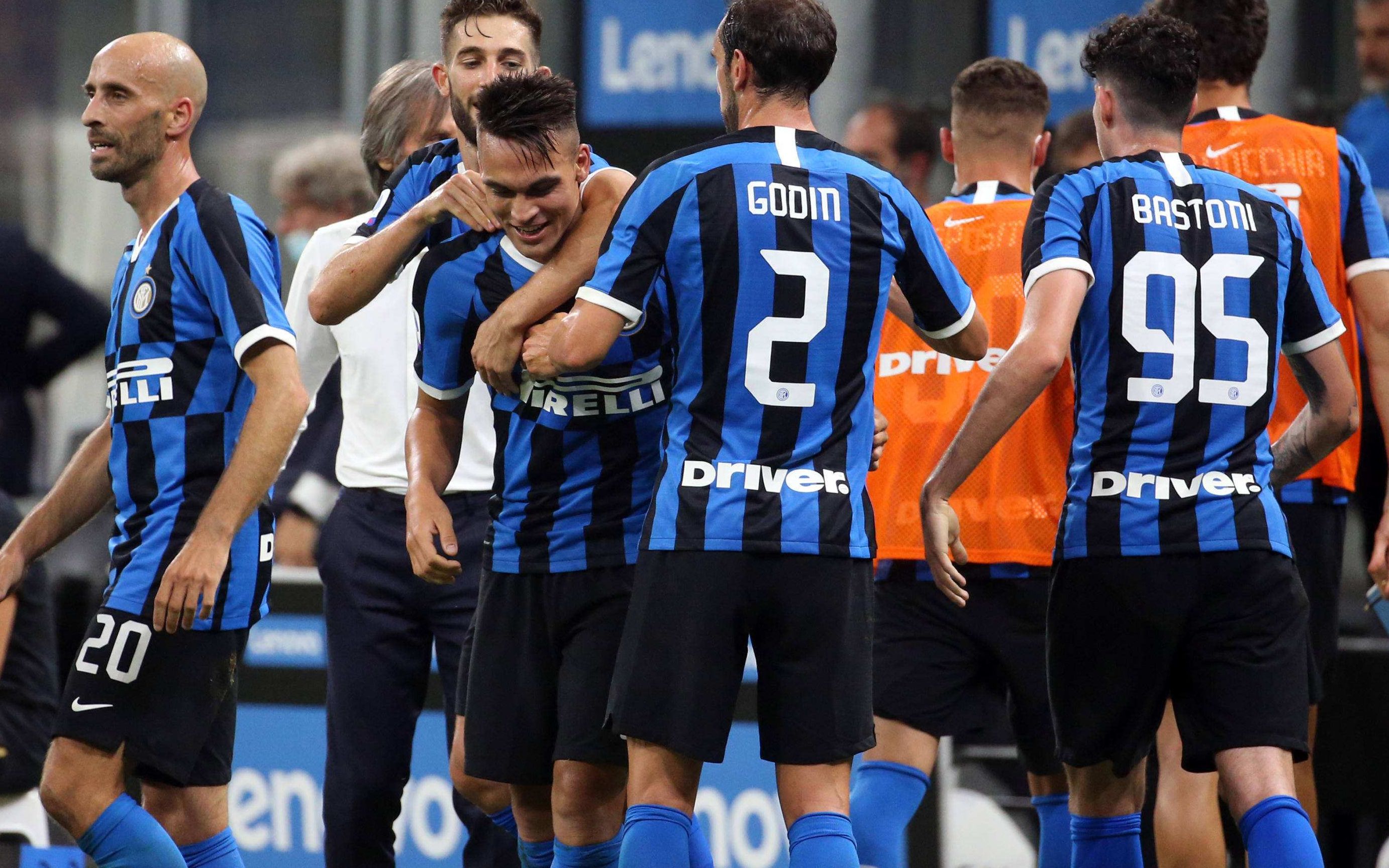 脚塞入肋部 脚塞入肋部